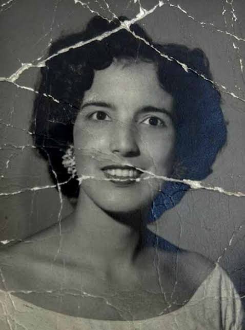Vintage Photo Restoration and Upscaling Prompt — example 1