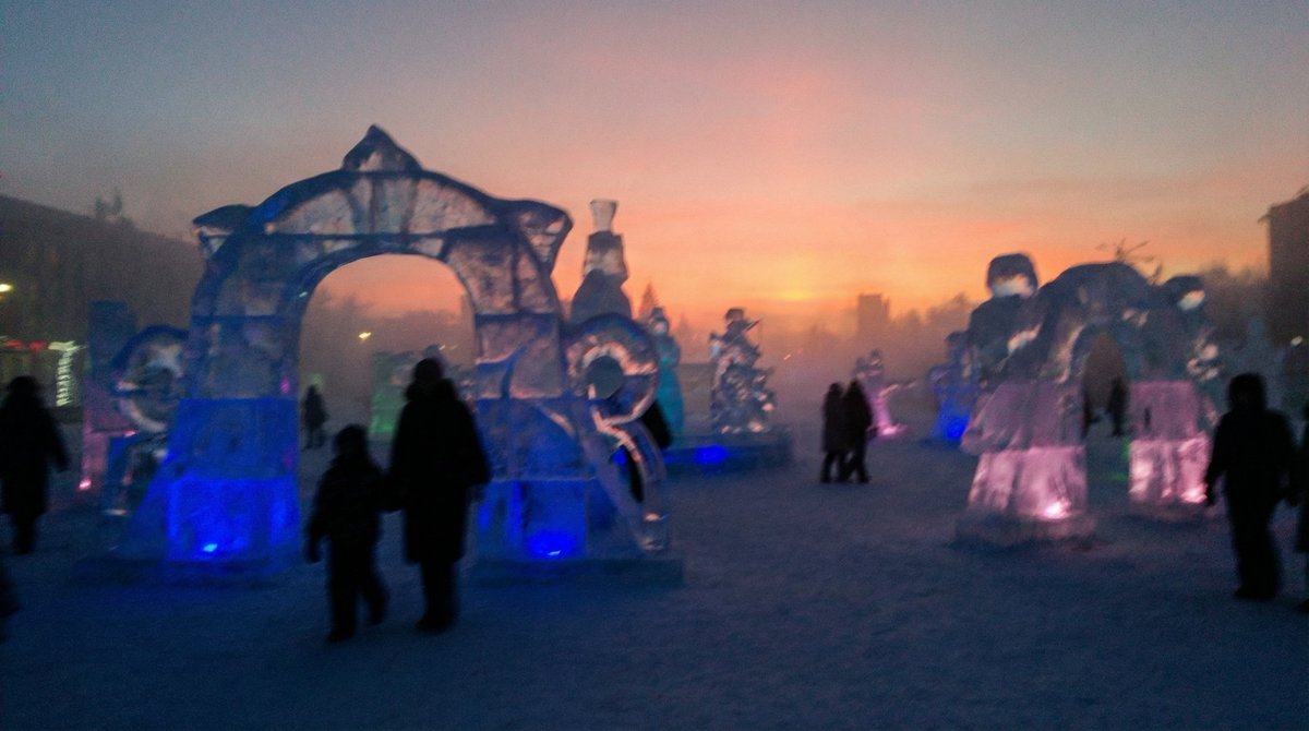 Candid iPhone Photo of Ice Sculpture Installation — example 2