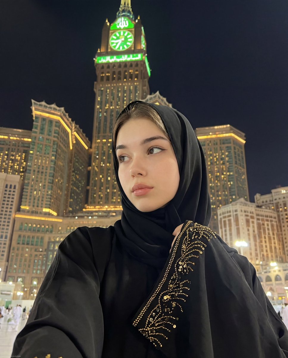 Ultra-Realistic Spiritual Night Selfie in Makkah — example 1