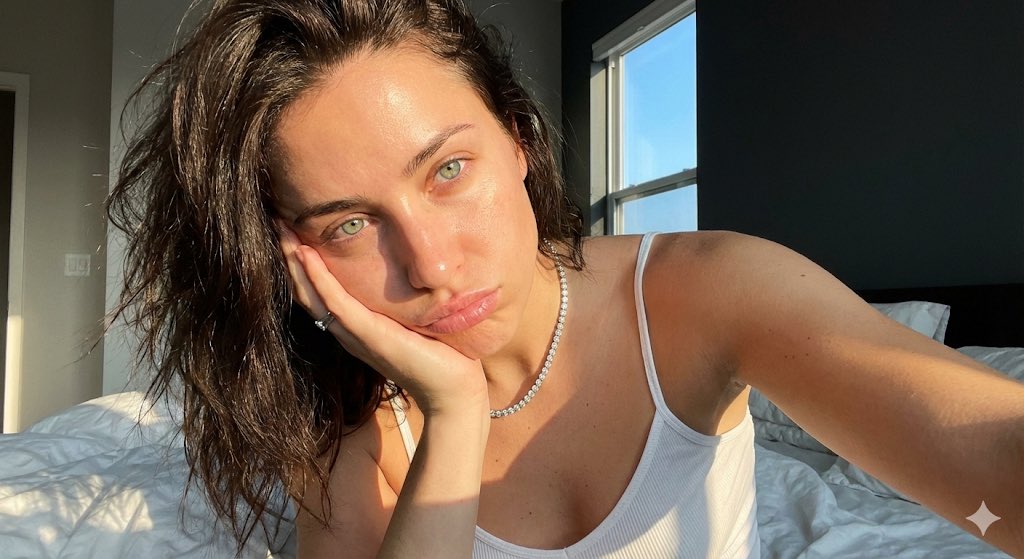 Detailed JSON Prompt for Viral Close-Up Selfie Image Generation