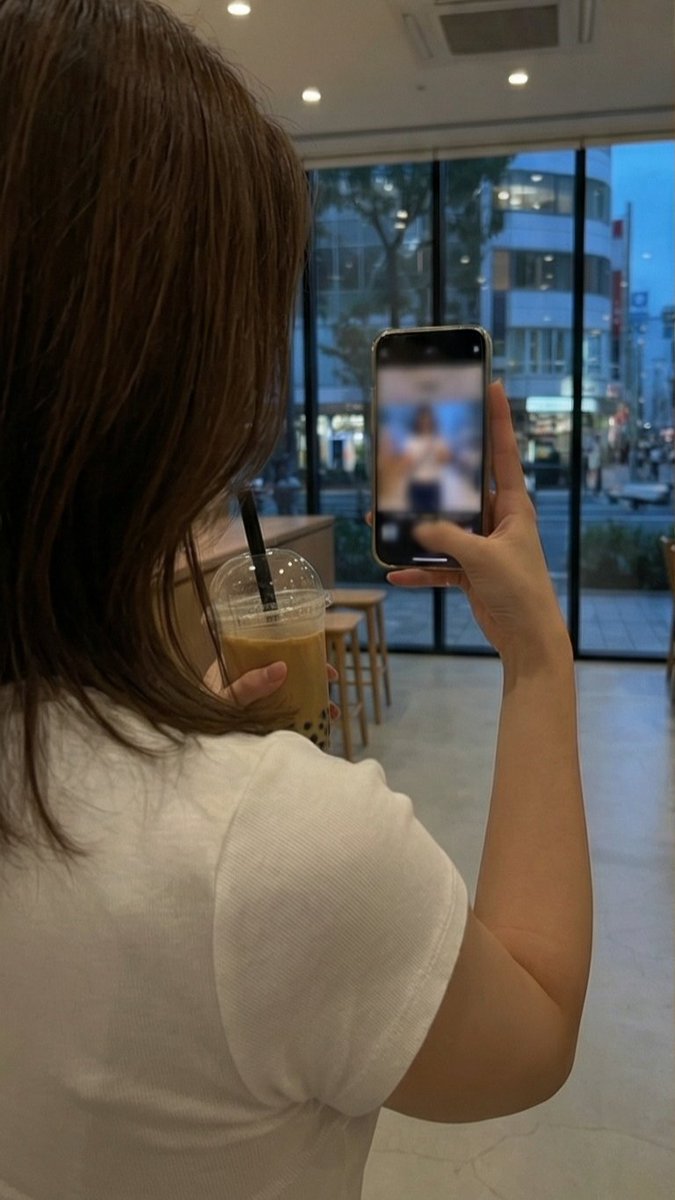 Multi-Angle, Face-Obscured Shot Generation Prompt for Nano Banana Pro — example 1