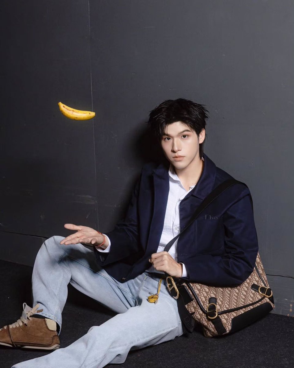 Banana Song Lyrics and Emojis — example 2