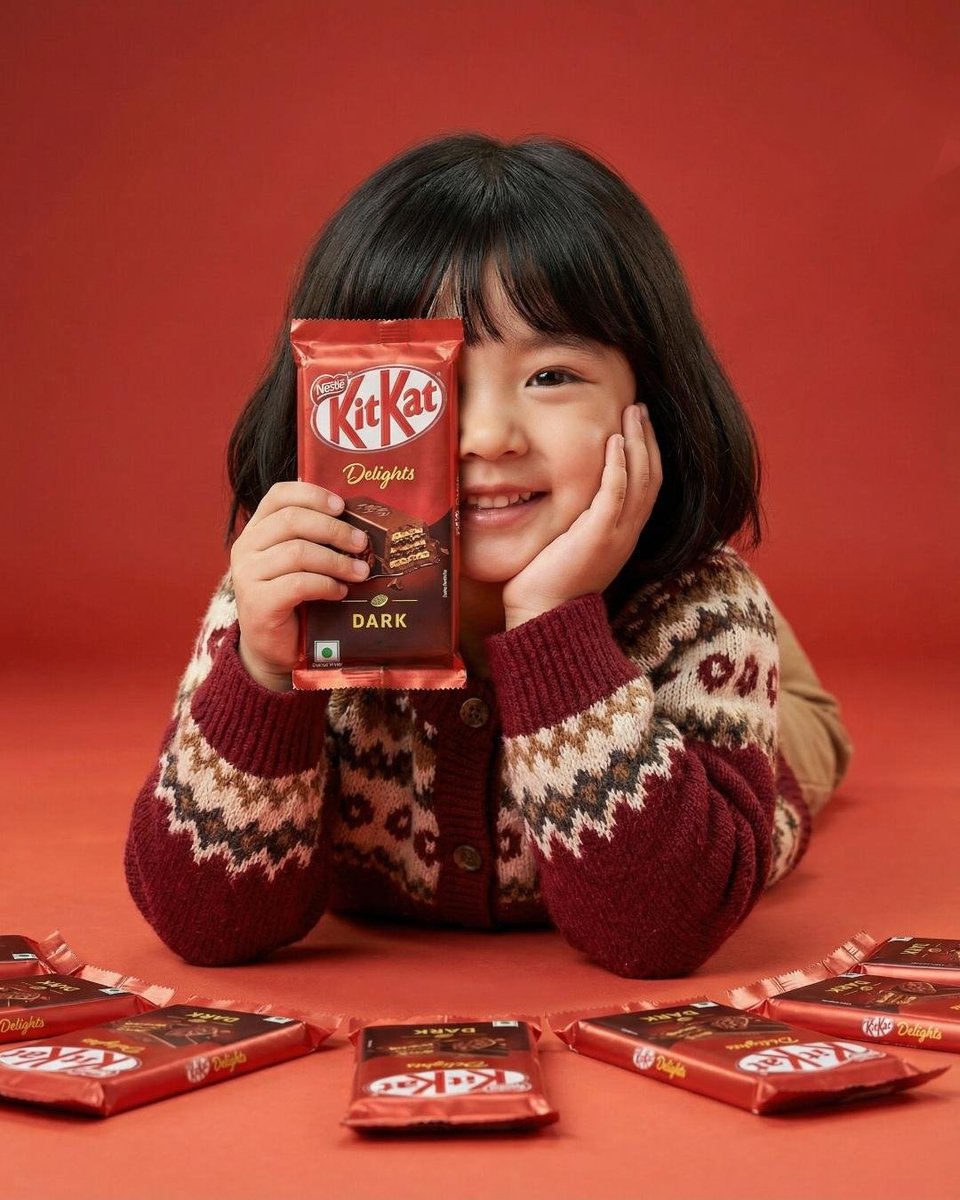 KitKat Dark Chocolate Product Advertisement
