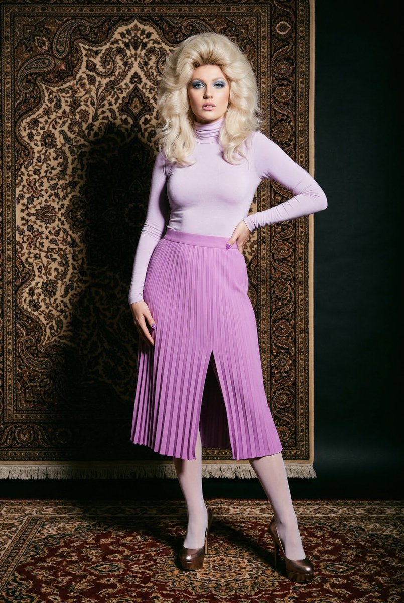 1970s High-Glamour Fashion Portrait — example 1
