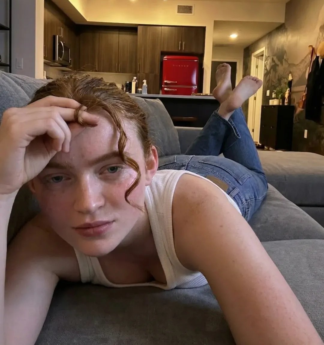Sadie Sink Photoshoot in a Modern Apartment — example 1