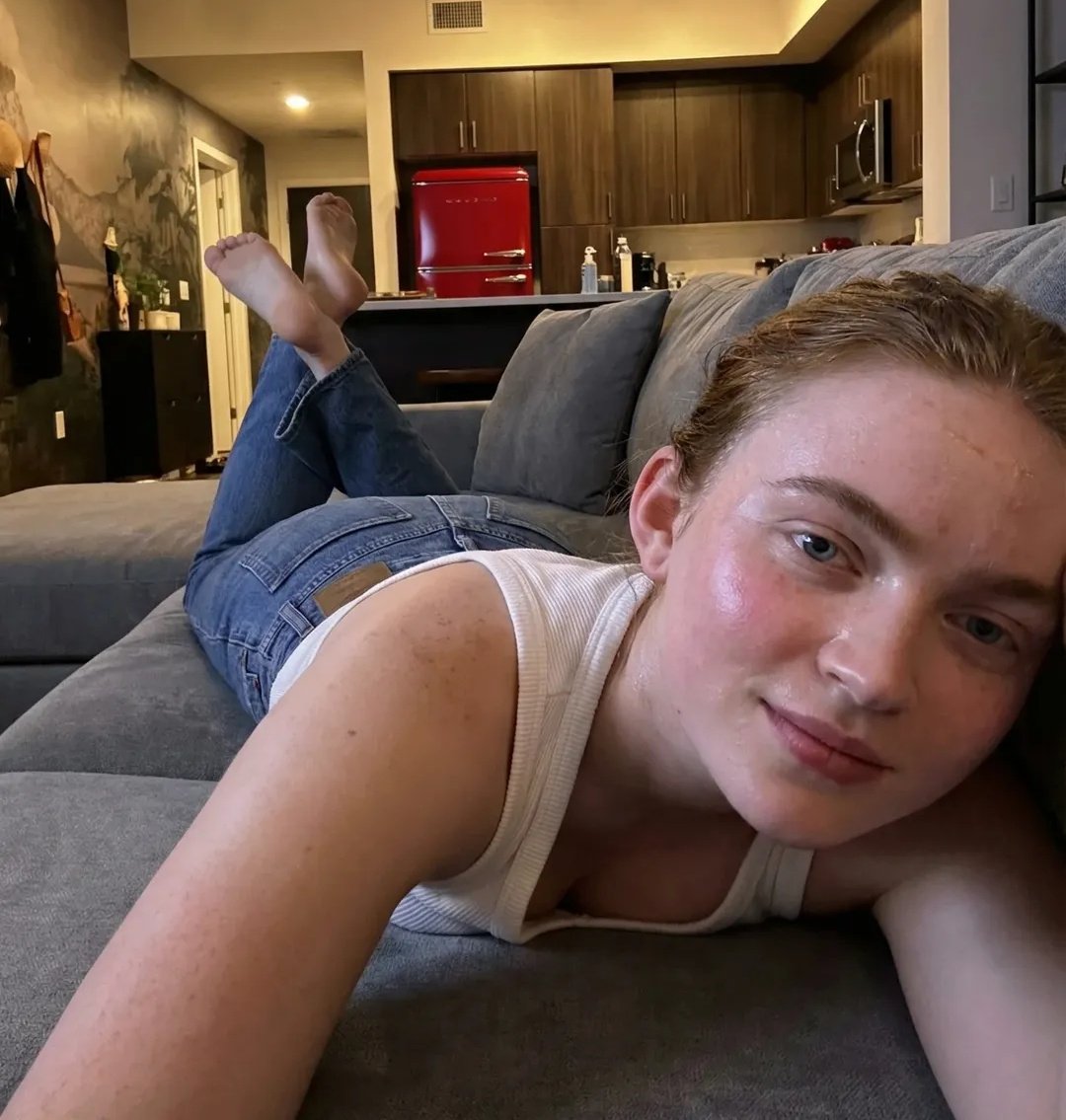 Sadie Sink Photoshoot in a Modern Apartment — example 2