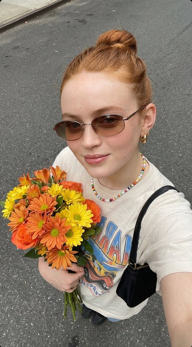 Ultra-realistic Selfie Photo with Fresh Flowers — example 2