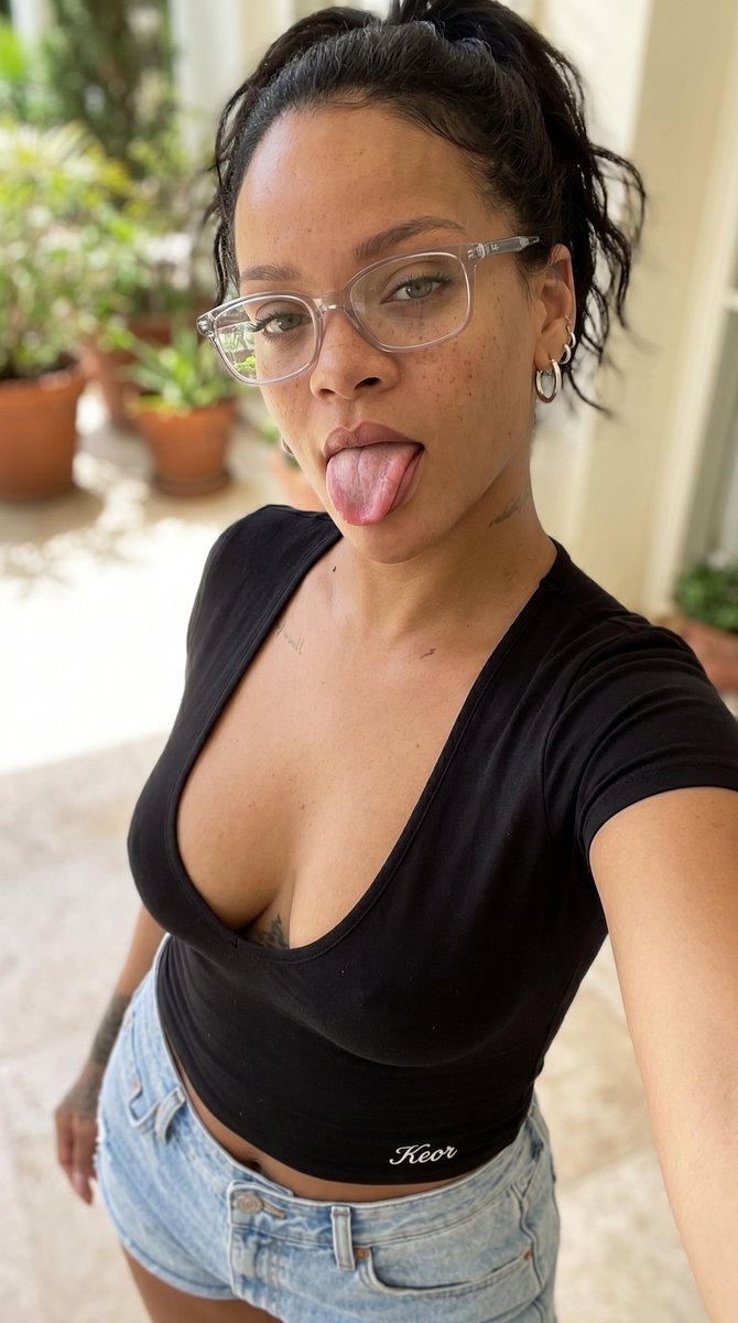 Celebrity Selfie Selfie Generation — example 4
