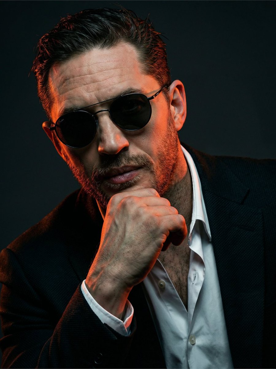 Rugged Man Chiaroscuro Portrait — example 1