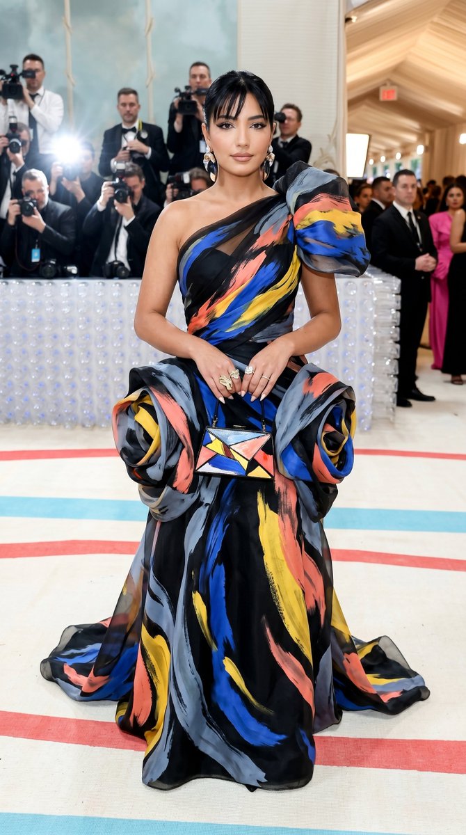 Met Gala Avant-Garde Couture Fashion — example 1