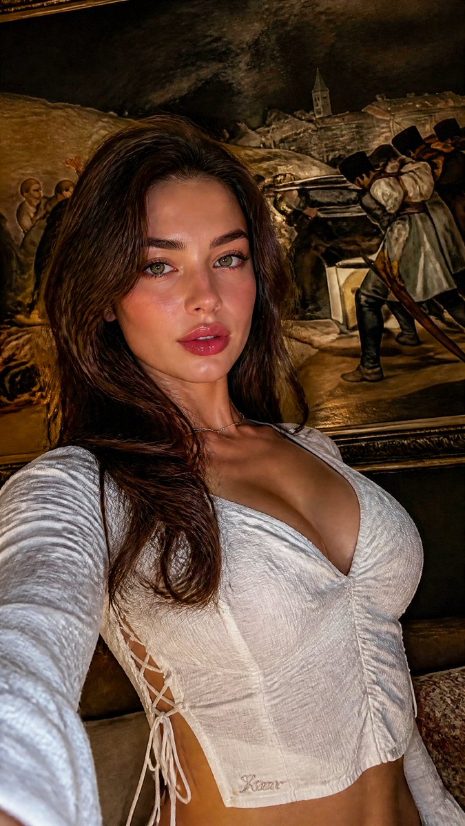 Glamour Selfie with Goya Backdrop — example 2