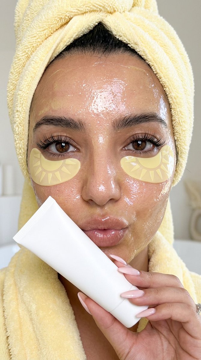 Luxury Skincare Selfie Concept — example 1