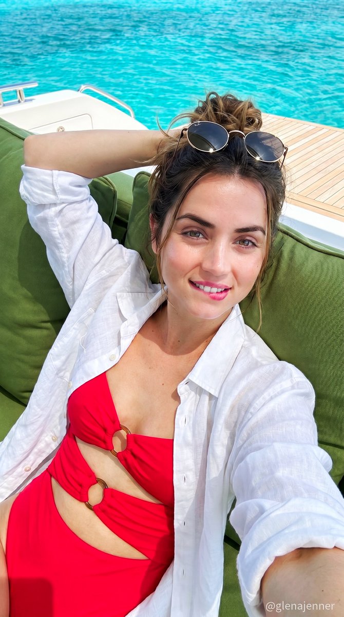 Luxury Yacht Resort Selfie — example 1