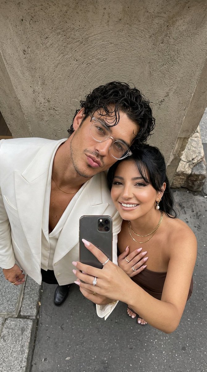Urban Street Fashion Couple Selfie — example 2