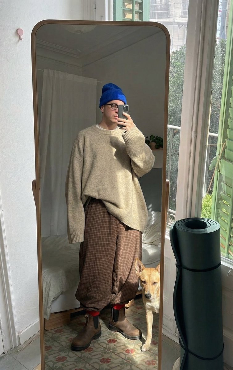 Outfit transfer between two photos — example 3