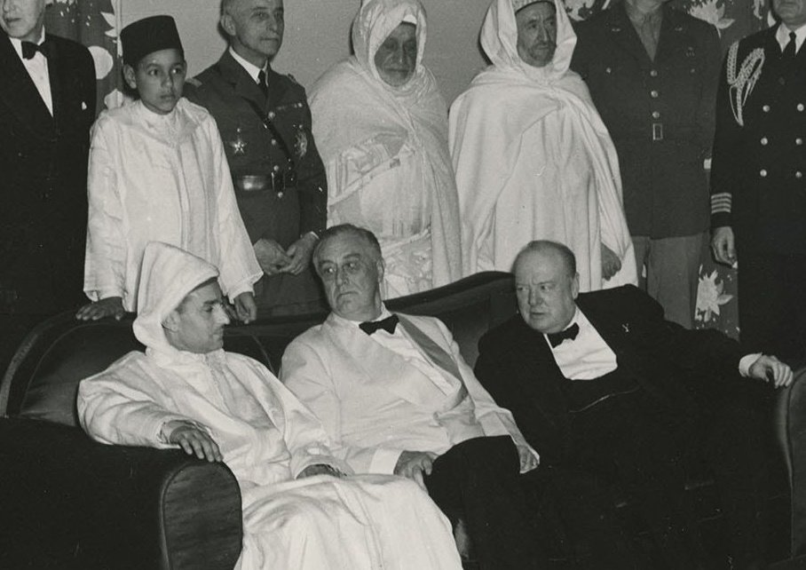 Leaders playing poker scene — example 1