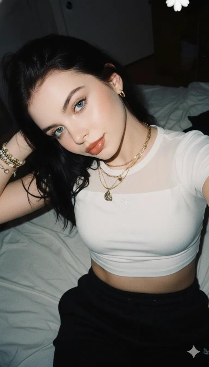 2000s Aesthetic Flash Selfie Prompt — example 1