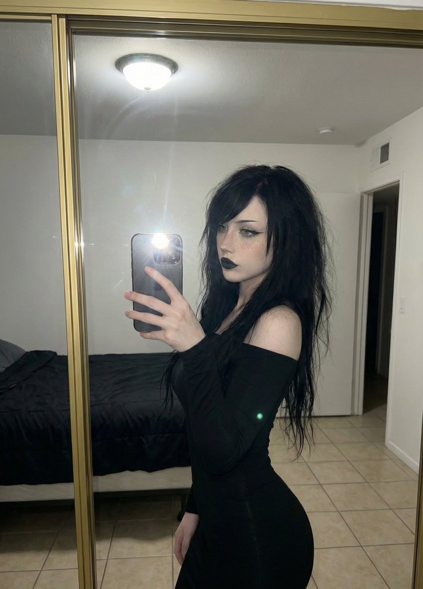 Goth-Glam Mirror Selfie with Flash Photography — example 1