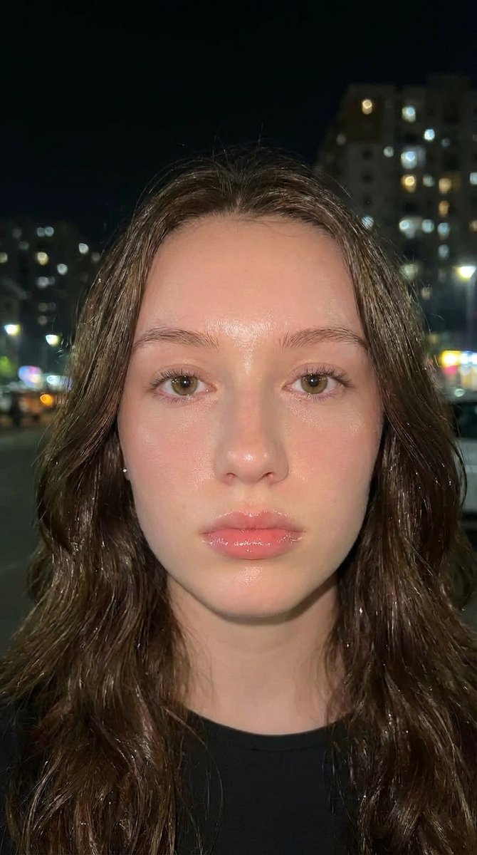 Hyper-Idealized Douyin-Style Night Portrait — example 1