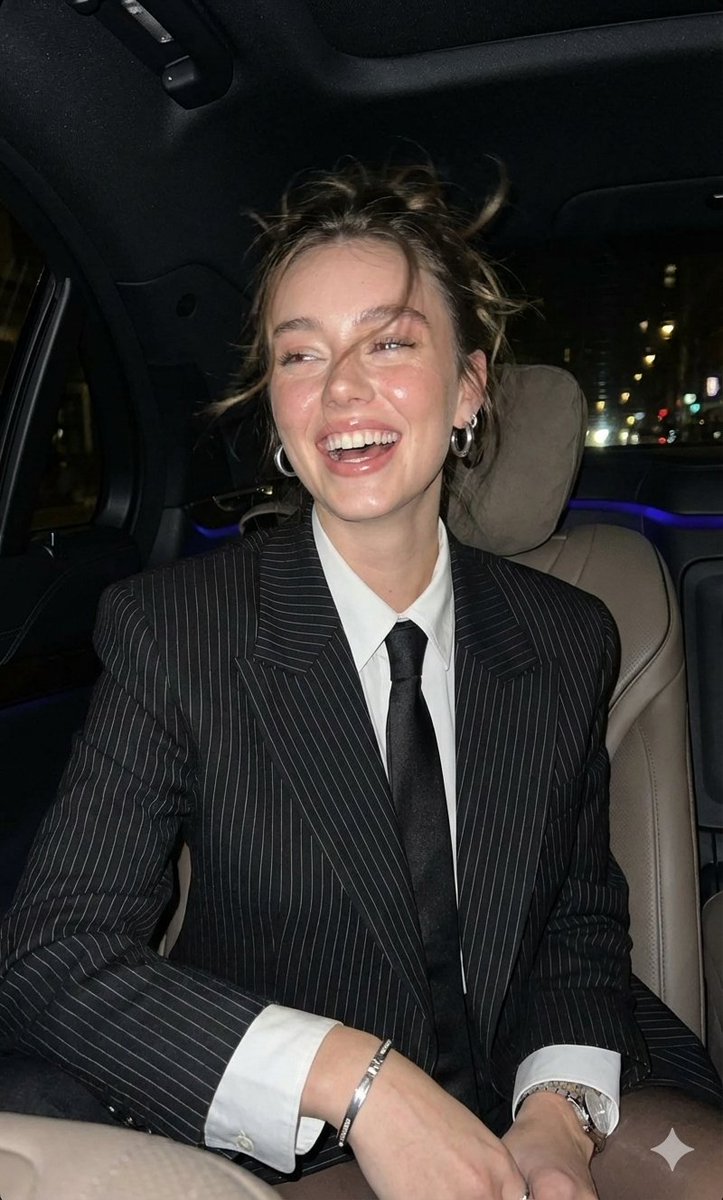 Hyper-Realistic Paparazzi Flash Portrait Prompt — example 1