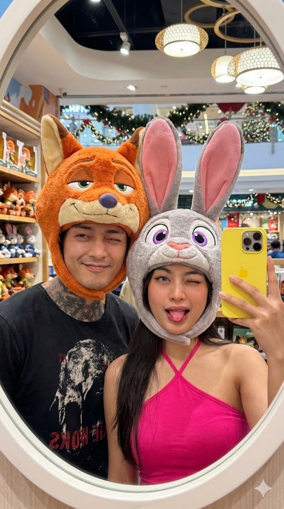 Zootropolis Couple Mirror Selfie Prompt — example 3