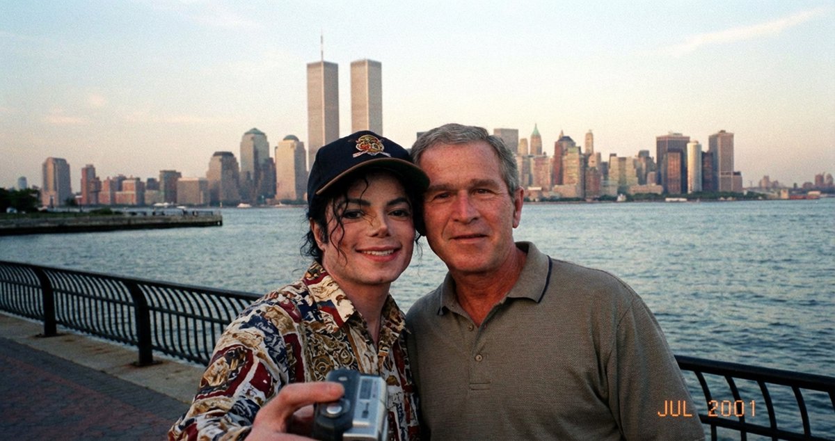 Historical celebrity selfie scene prompt (Michael Jackson and George W. Bush) — example 1