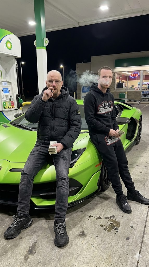 Hyper-realistic Walter White and Jesse Pinkman Street Photo — example 1
