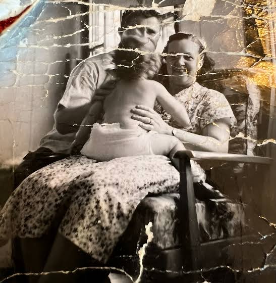 Old Photo Restoration Prompt — example 1