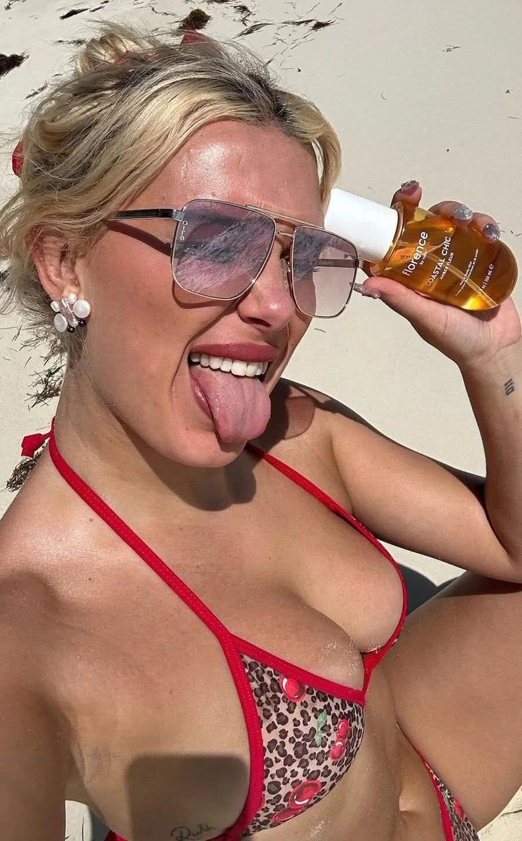 Sun-Drenched POV Selfie on a Tropical Beach (Lifestyle Aesthetic)