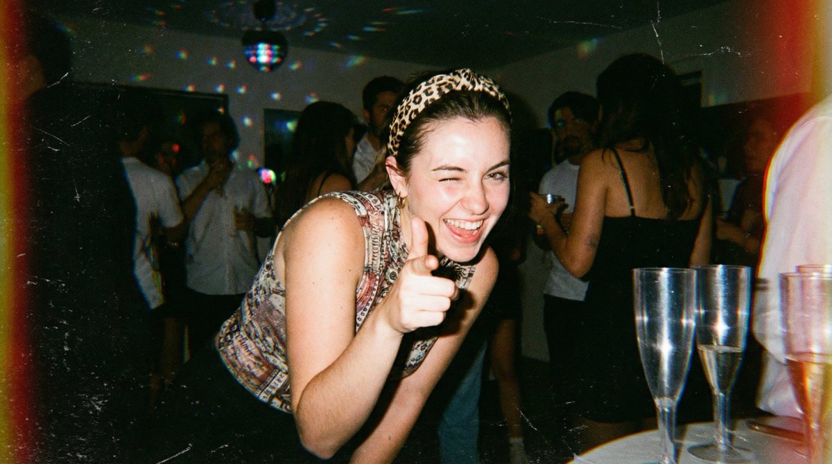 Vintage 2000s Disposable Camera Style Template — example 4