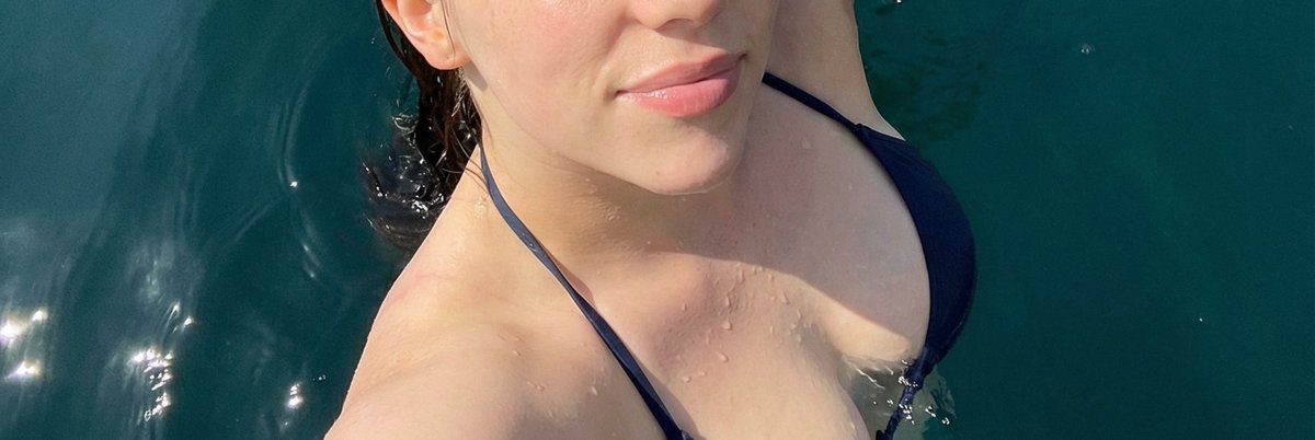 Close-Up Water Selfie of Billie Eilish — example 3