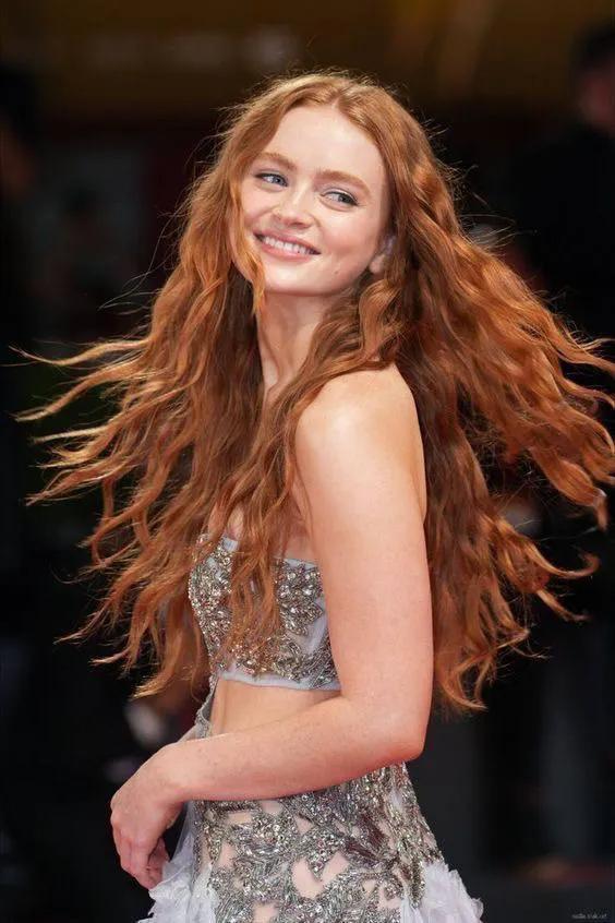 Multi-frame prompt for Sadie Sink in three distinct fashion styles (Y2K, Glamour, Modern Elegant) — example 2