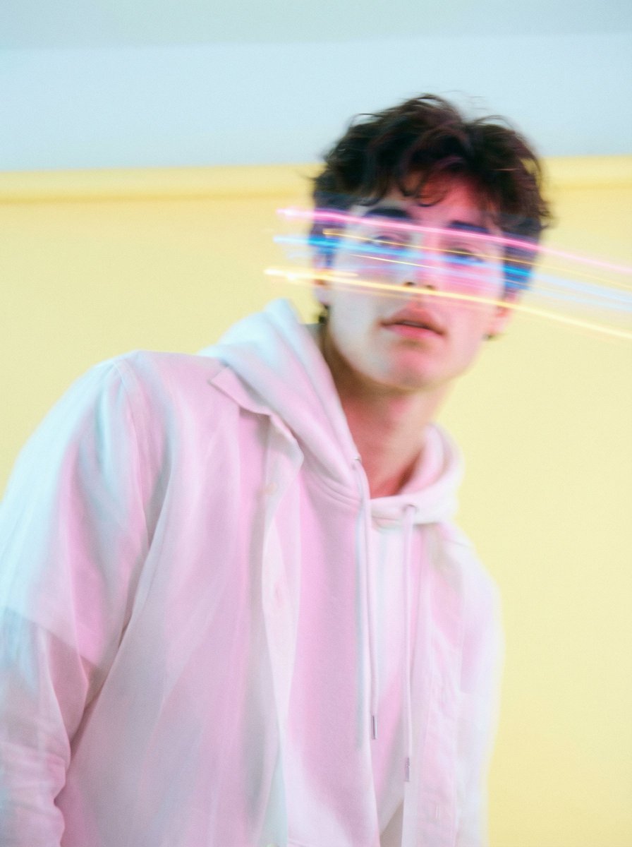Richard Avedon Style Motion Blur Portrait — example 1